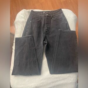 PrettyLittleThing Charcoal Boyfriend Jeans